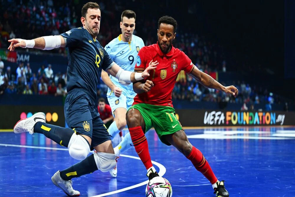 西甲半场：莫雷诺、科斯塔破门，比利亚雷亚尔1-1马略卡